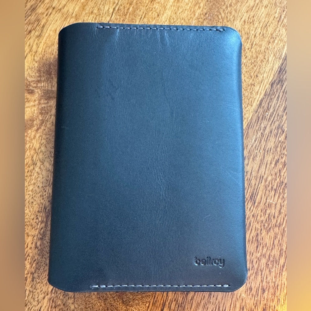 Bellroy Leather Passport Cover - magnetic closure + RFID (black)